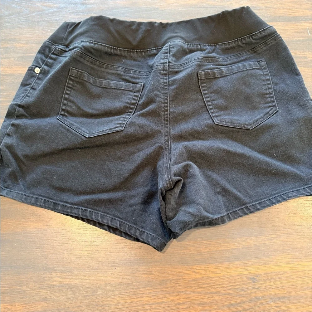 Liz Lange Maternity Black Pull On Shorts Size 16 XL Stretch Waist Casual Summer